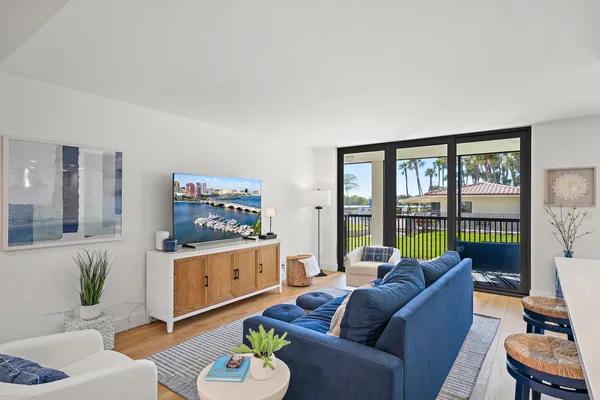 $875,000 | 1000 North Us Highway, Unit BE103, Jupiter, FL 33477