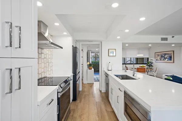 $875,000 | 1000 North Us Highway, Unit BE103, Jupiter, FL 33477