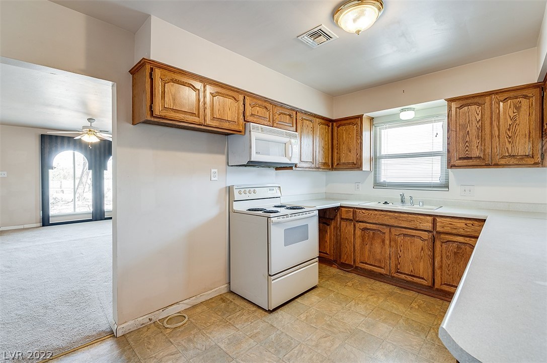285 West Basic Road Henderson, NV 89015 - Photo 8 of 26