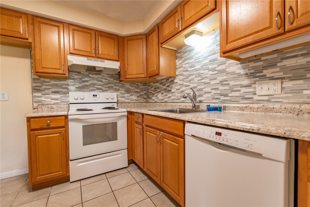 196 Old River Road, Unit 3B EAST Lincoln, RI 02865 - Photo 7 of 28