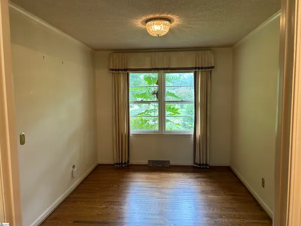 $299,900 | 101 Sumter Street, Clinton, SC 29325