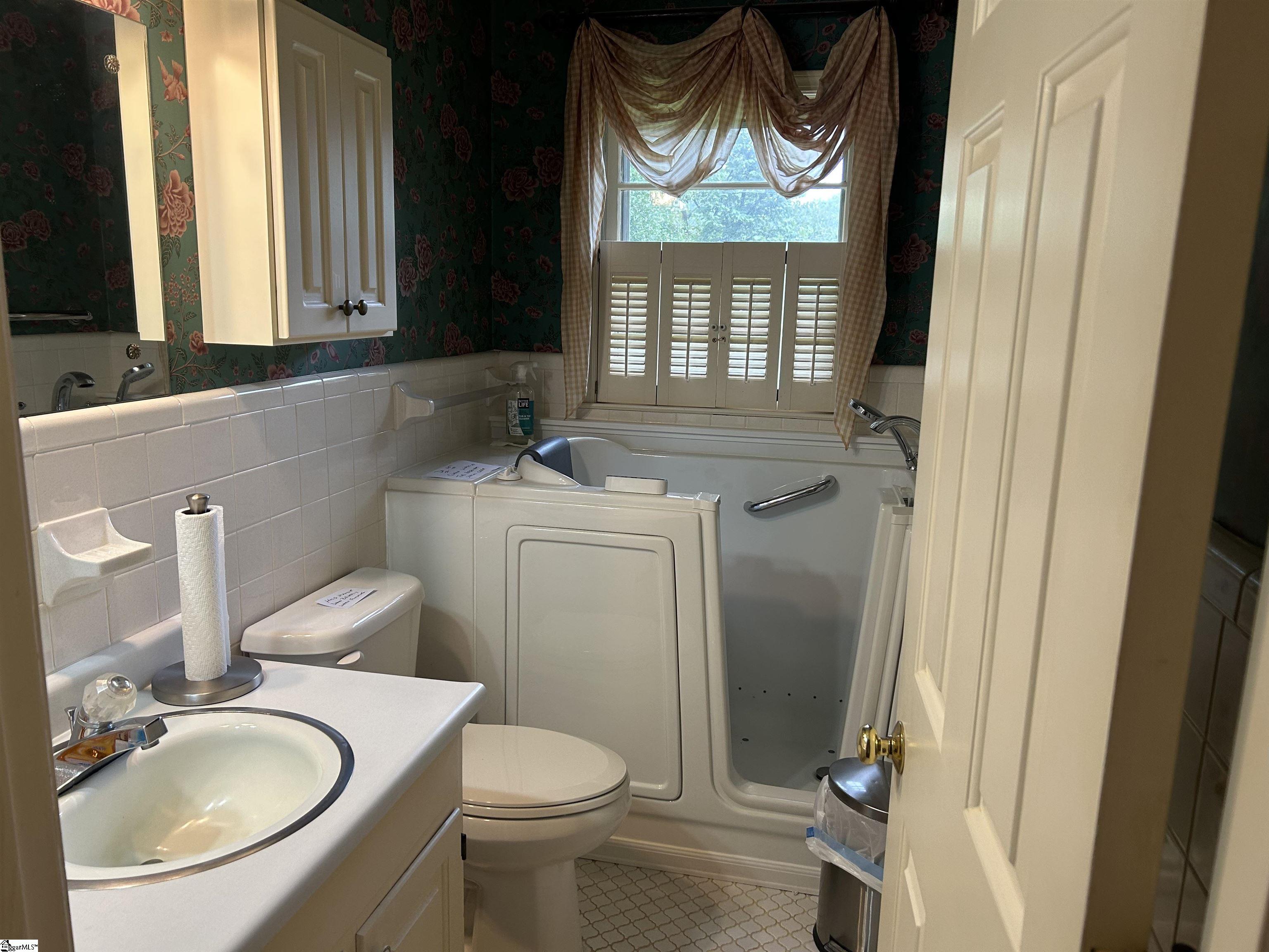 101 Sumter Street Clinton, SC 29325 - Photo 22 of 50