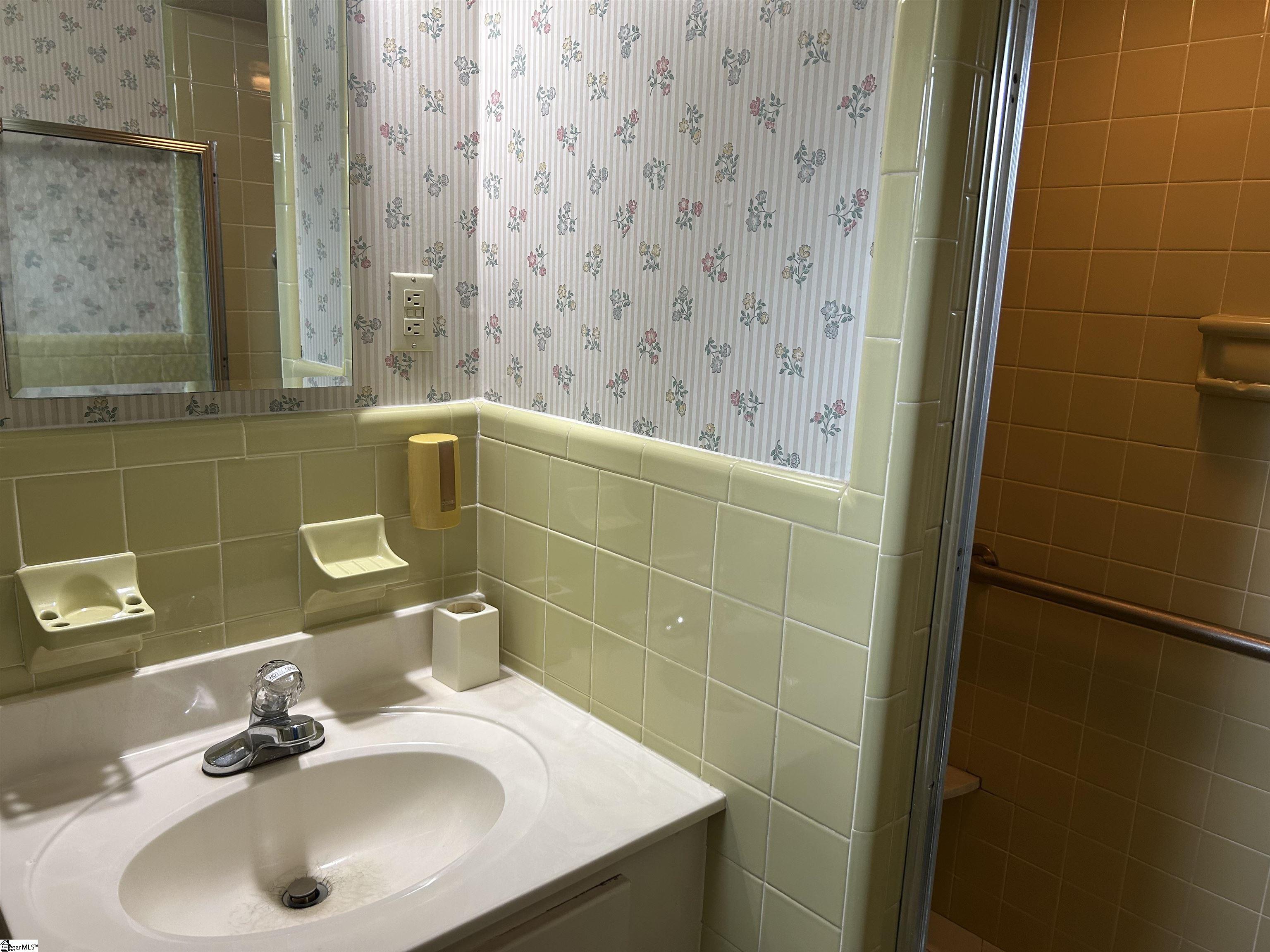 101 Sumter Street Clinton, SC 29325 - Photo 24 of 50