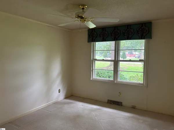 $299,900 | 101 Sumter Street, Clinton, SC 29325