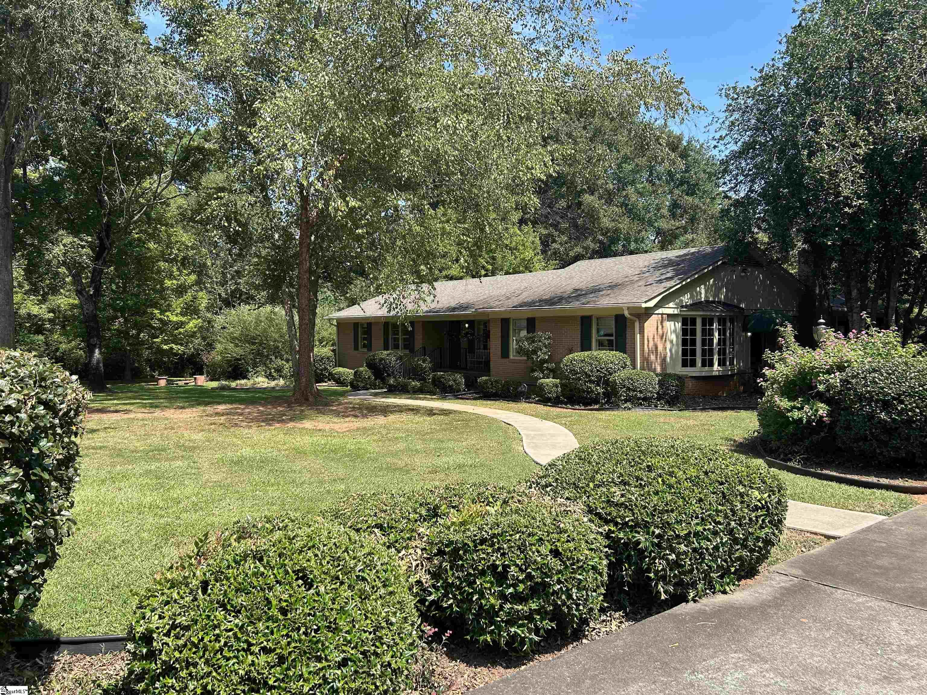 101 Sumter Street Clinton, SC 29325 - Photo 4 of 50