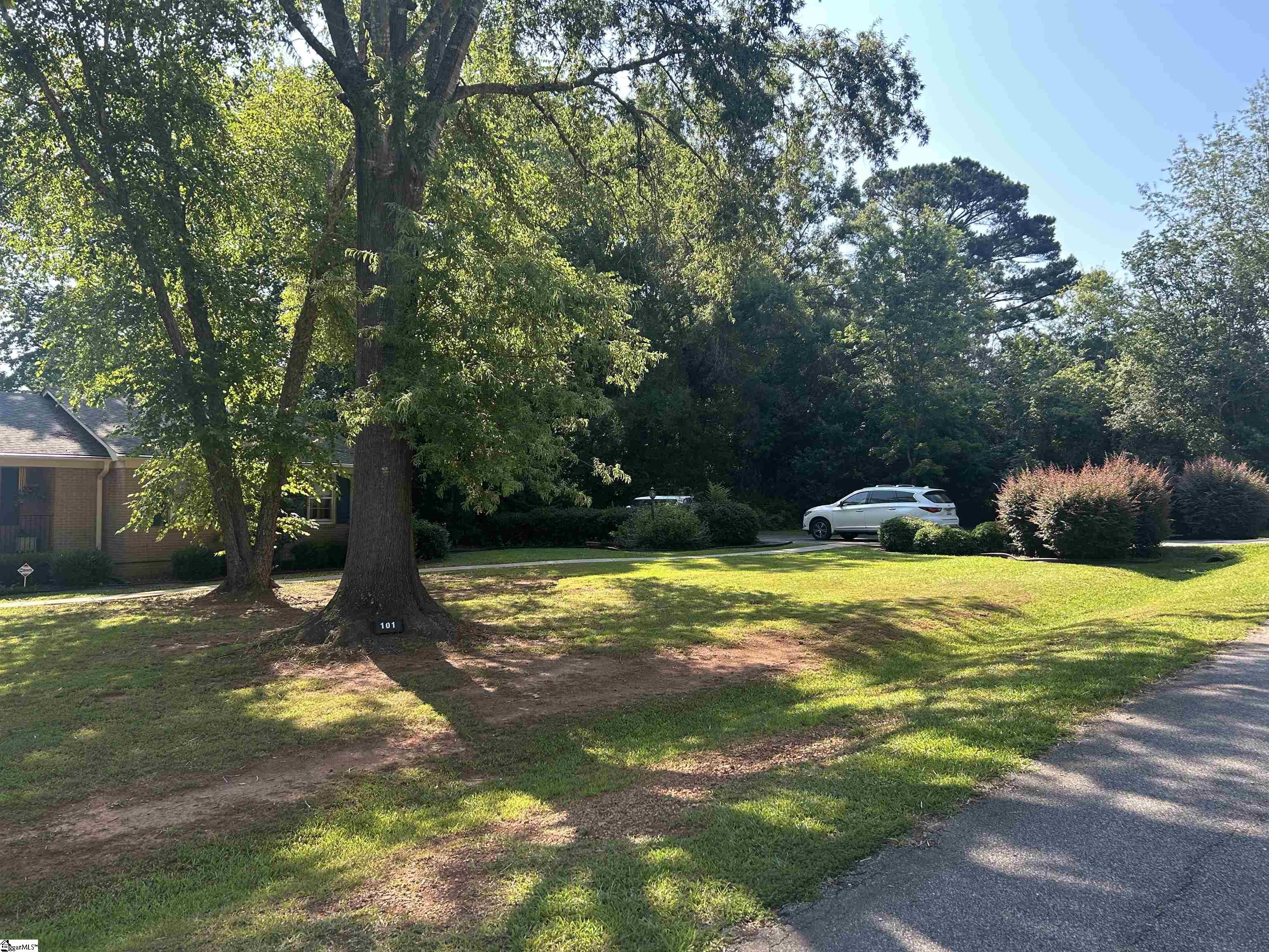 101 Sumter Street Clinton, SC 29325 - Photo 5 of 50