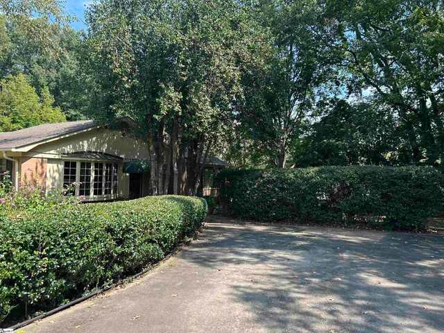 $325,000 | 101 Sumter Street, Clinton, SC 29325