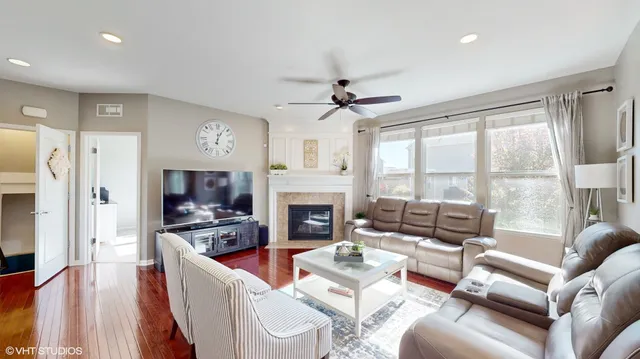 $3,200 | 182 Chapin Way, Oswego, IL 60543