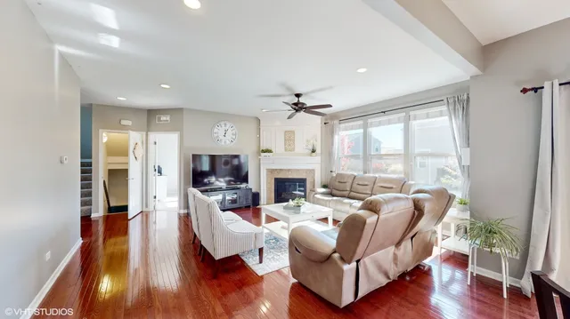 $3,200 | 182 Chapin Way, Oswego, IL 60543