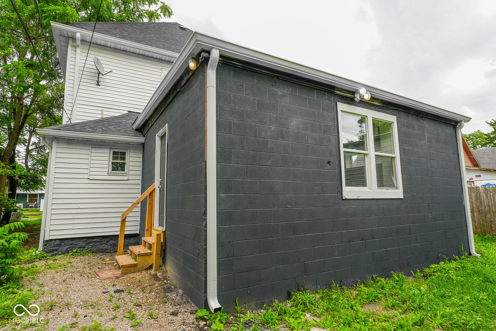 2417 Pearl Street Anderson, IN 46016 - Photo 2 of 36