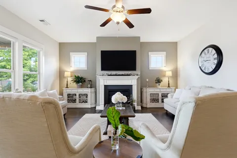$879,999 | 2801 Americus Drive, Thompson's Station, TN 37179