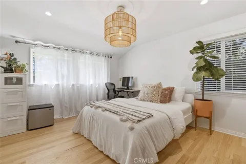 $1,549,000 | 5208 Woodman Avenue, Sherman Oaks, CA 91401
