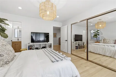 $1,549,000 | 5208 Woodman Avenue, Sherman Oaks, CA 91401