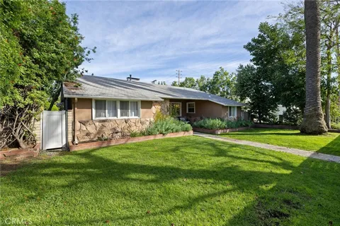 $1,549,000 | 5208 Woodman Avenue, Sherman Oaks, CA 91401