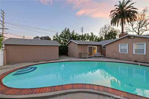 $1,449,500 | 5208 Woodman Avenue, Sherman Oaks, CA 91401