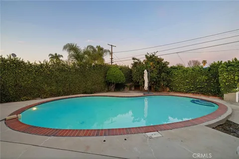 $1,449,500 | 5208 Woodman Avenue, Sherman Oaks, CA 91401