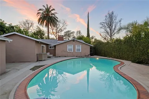 $1,549,000 | 5208 Woodman Avenue, Sherman Oaks, CA 91401