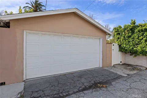 $1,449,500 | 5208 Woodman Avenue, Sherman Oaks, CA 91401