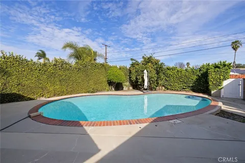$1,549,000 | 5208 Woodman Avenue, Sherman Oaks, CA 91401
