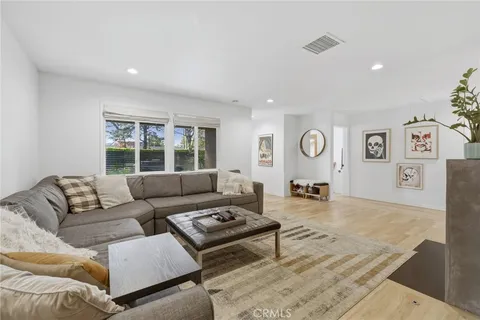 $1,449,500 | 5208 Woodman Avenue, Sherman Oaks, CA 91401