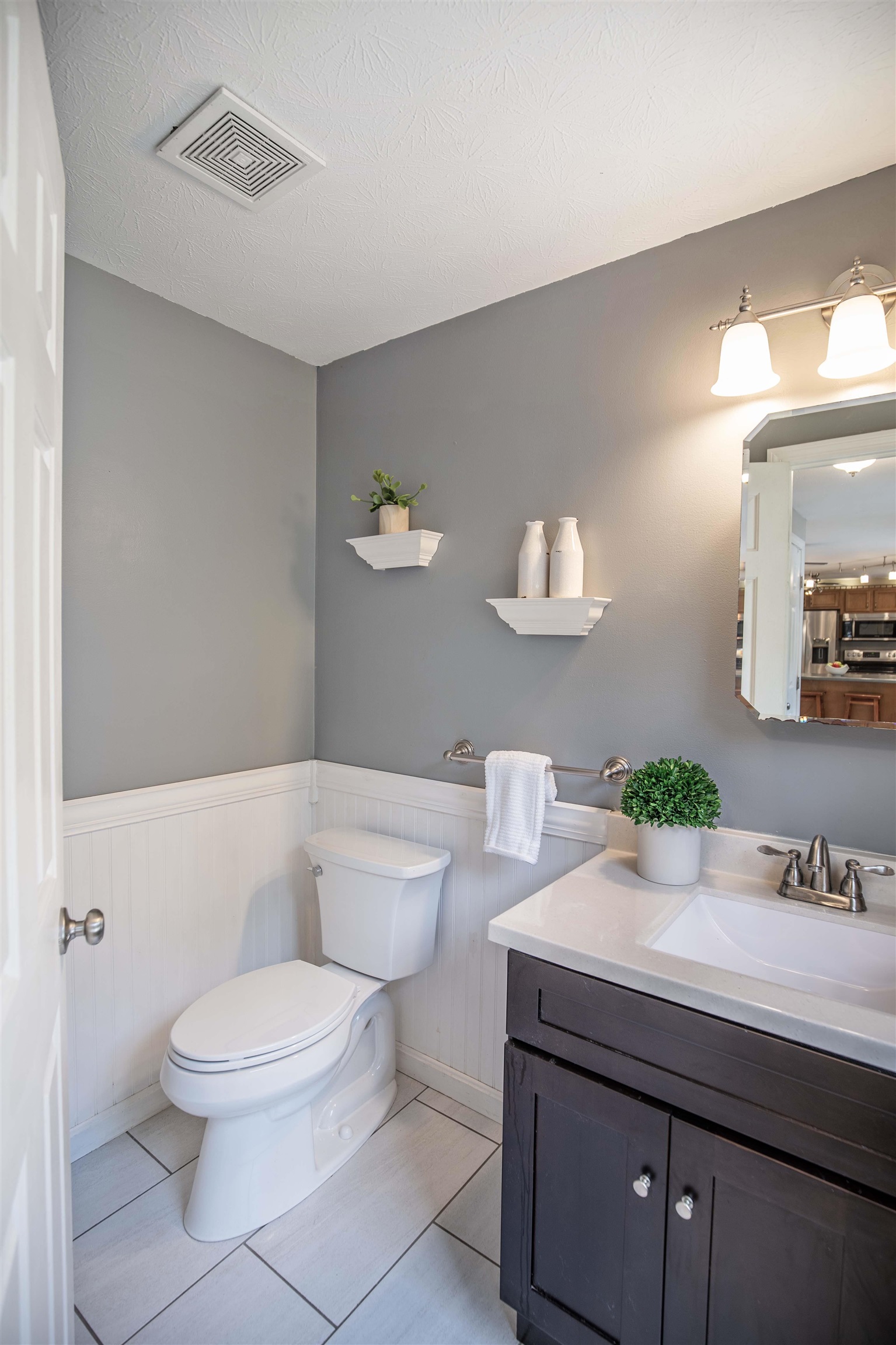 1480 Lake Shore Road Manchester, NH 03109 - Photo 3 of 35 Gallery Image 3