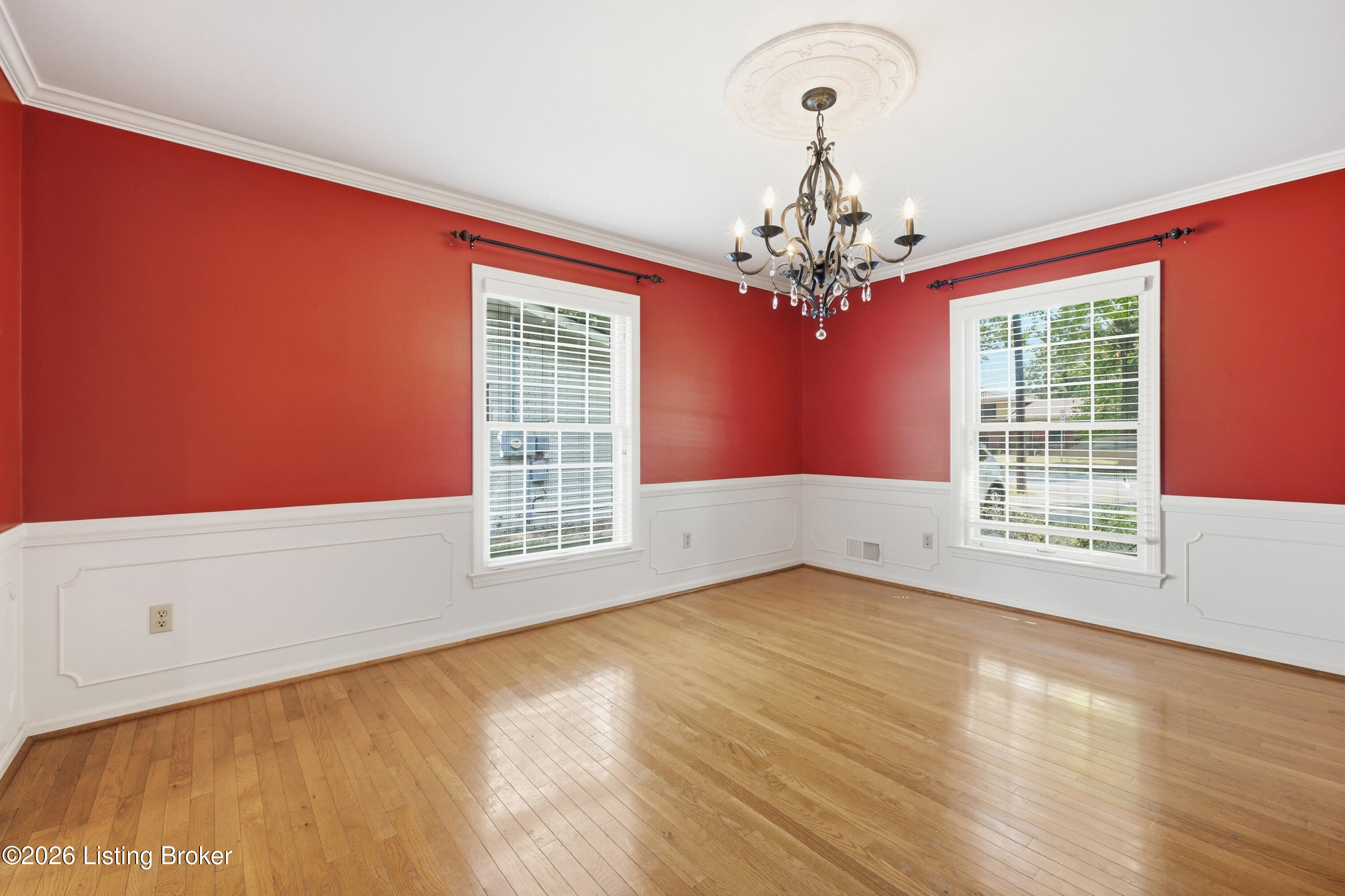 3217 Dundee Road Louisville, KY 40205 - Photo 13 of 73 11_3217dundee_louisvillerealestatemedia_