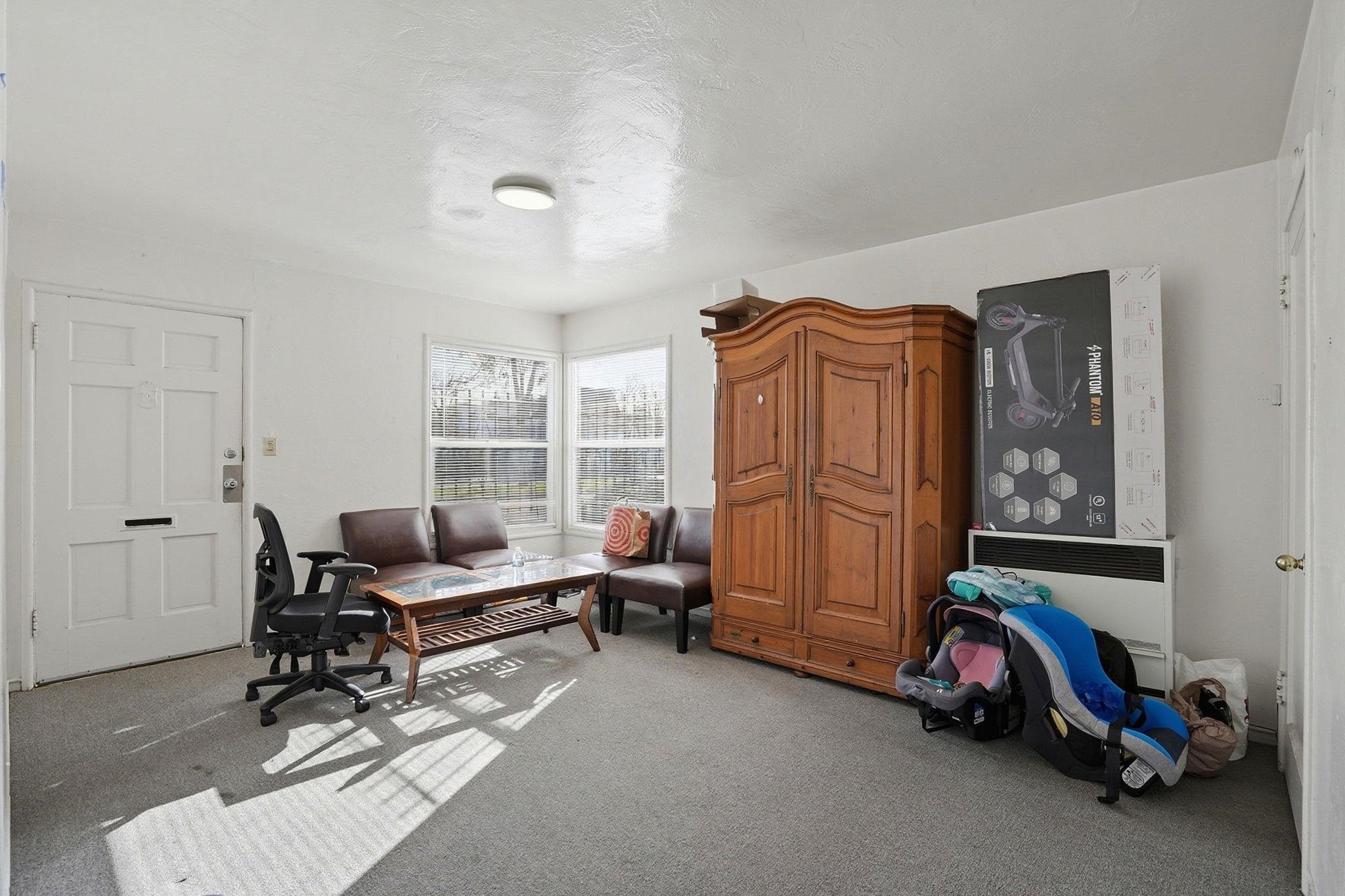 3224 Sacramento Street Berkeley, CA 94702 - Photo 6 of 21 a living room with furniture