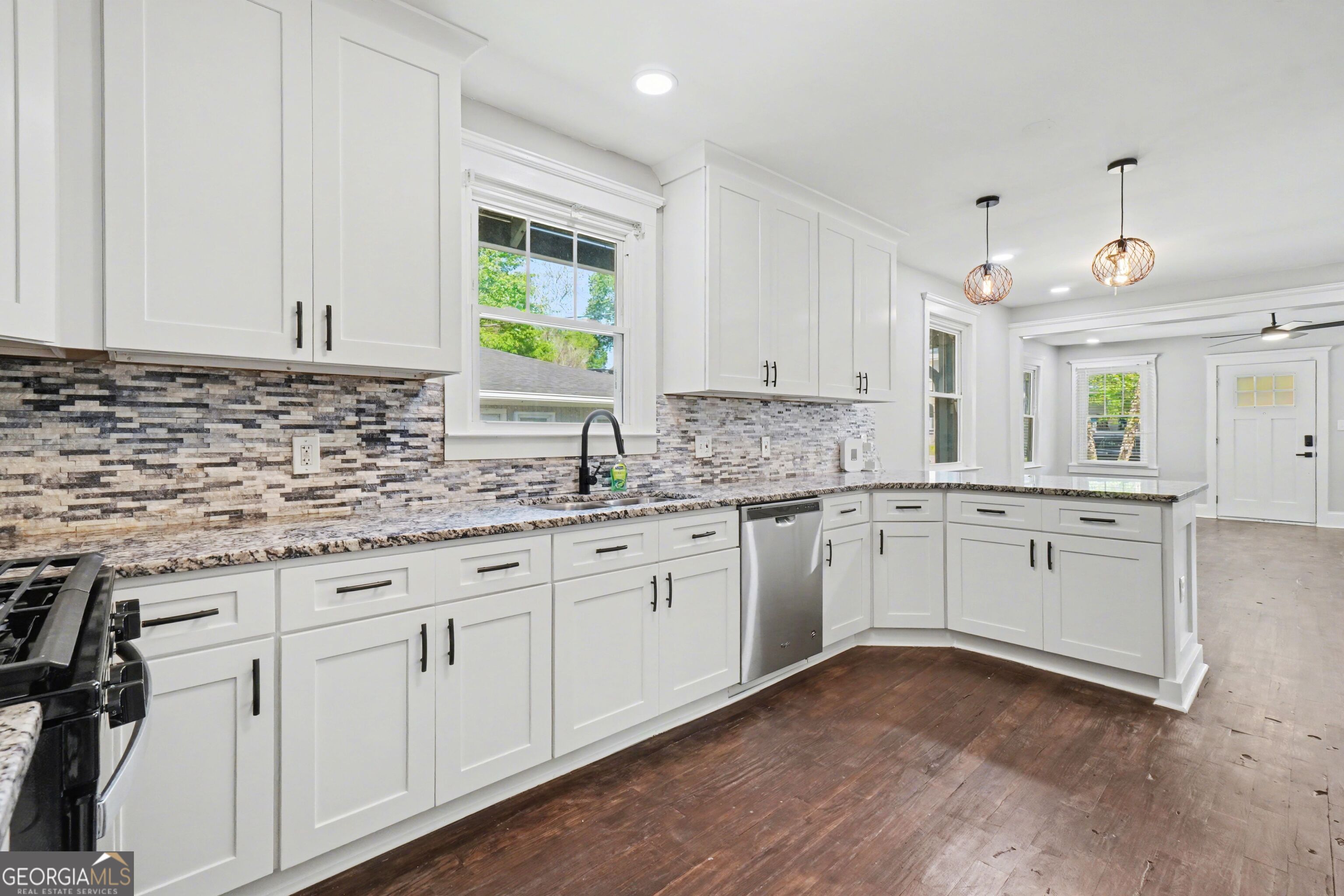 1164 Sells Avenue Southwest Atlanta, GA 30310 - Photo 15 of 32