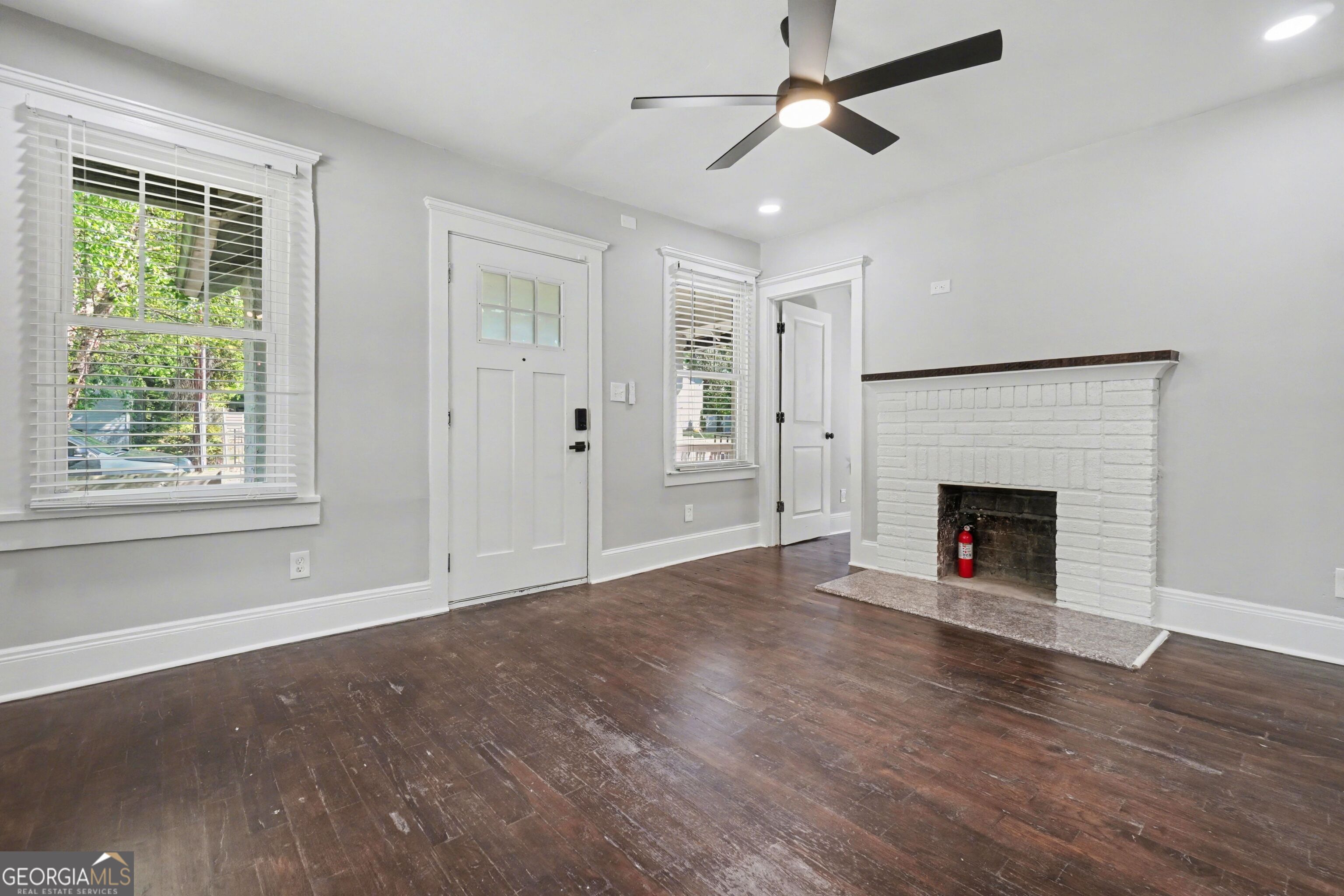 1164 Sells Avenue Southwest Atlanta, GA 30310 - Photo 6 of 32
