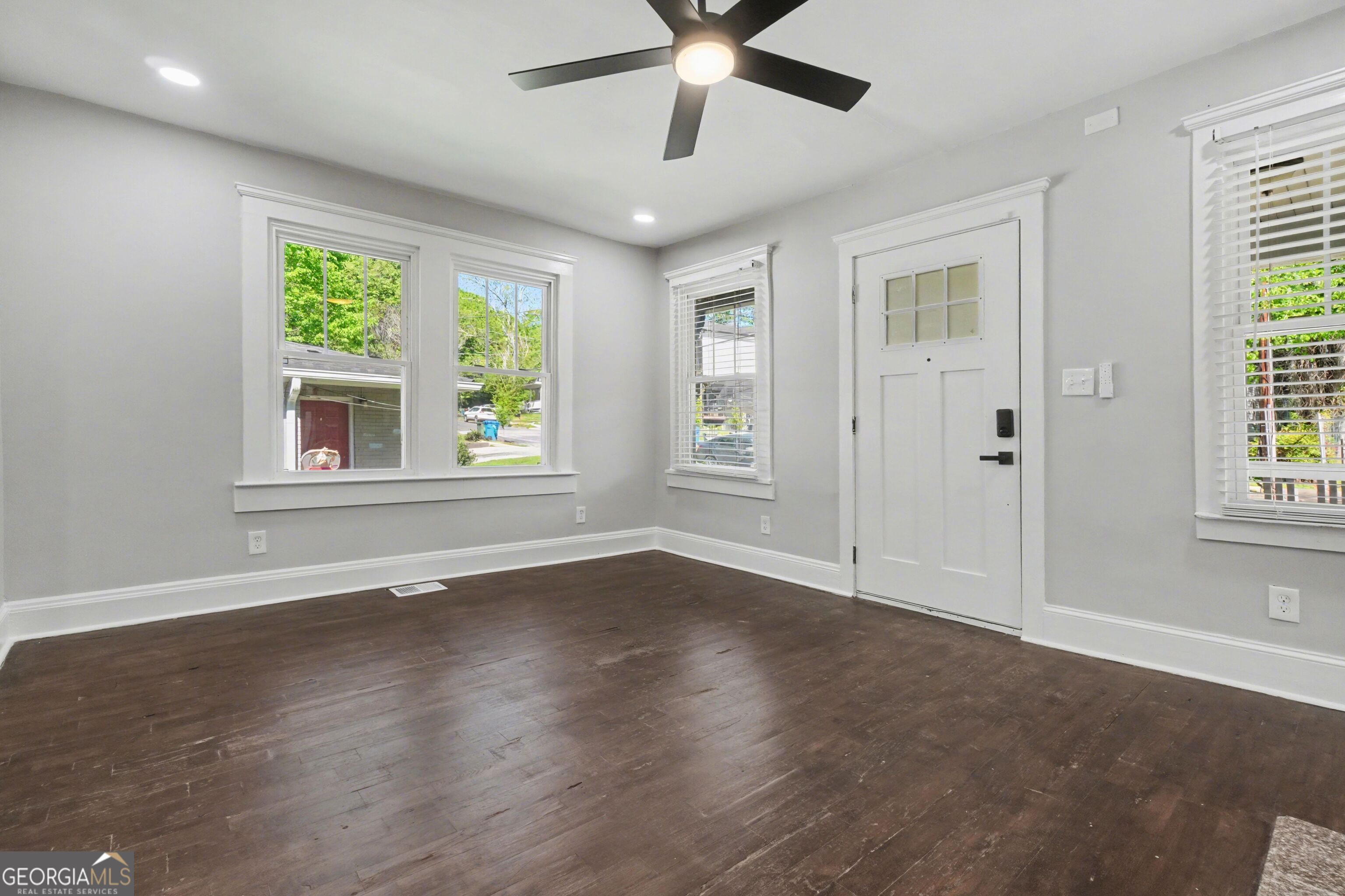 1164 Sells Avenue Southwest Atlanta, GA 30310 - Photo 8 of 32