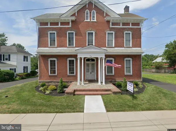 $1,900 | 250 South State Street, Unit 4, Newtown, PA 18940