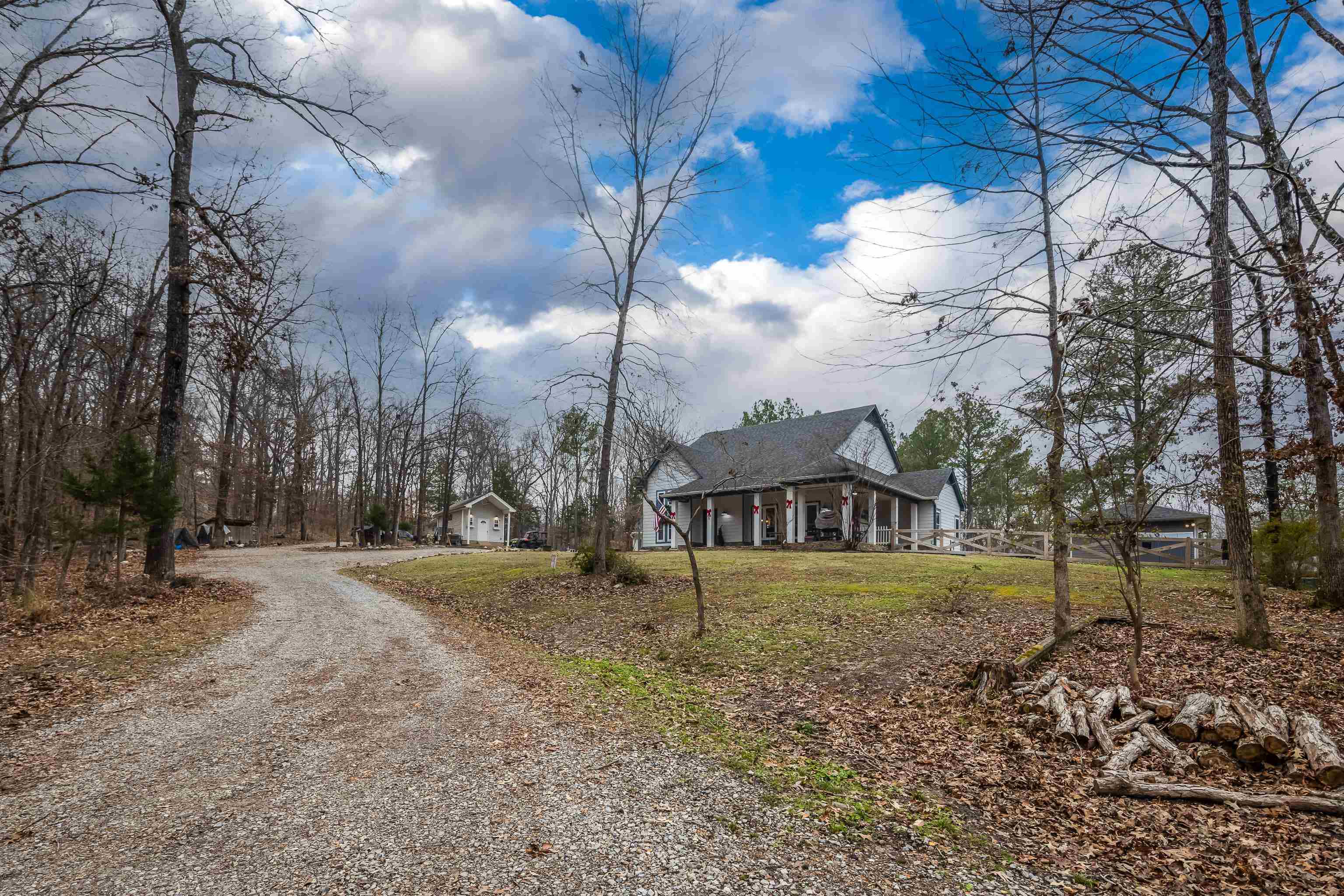 View of dirt / gravel driveway