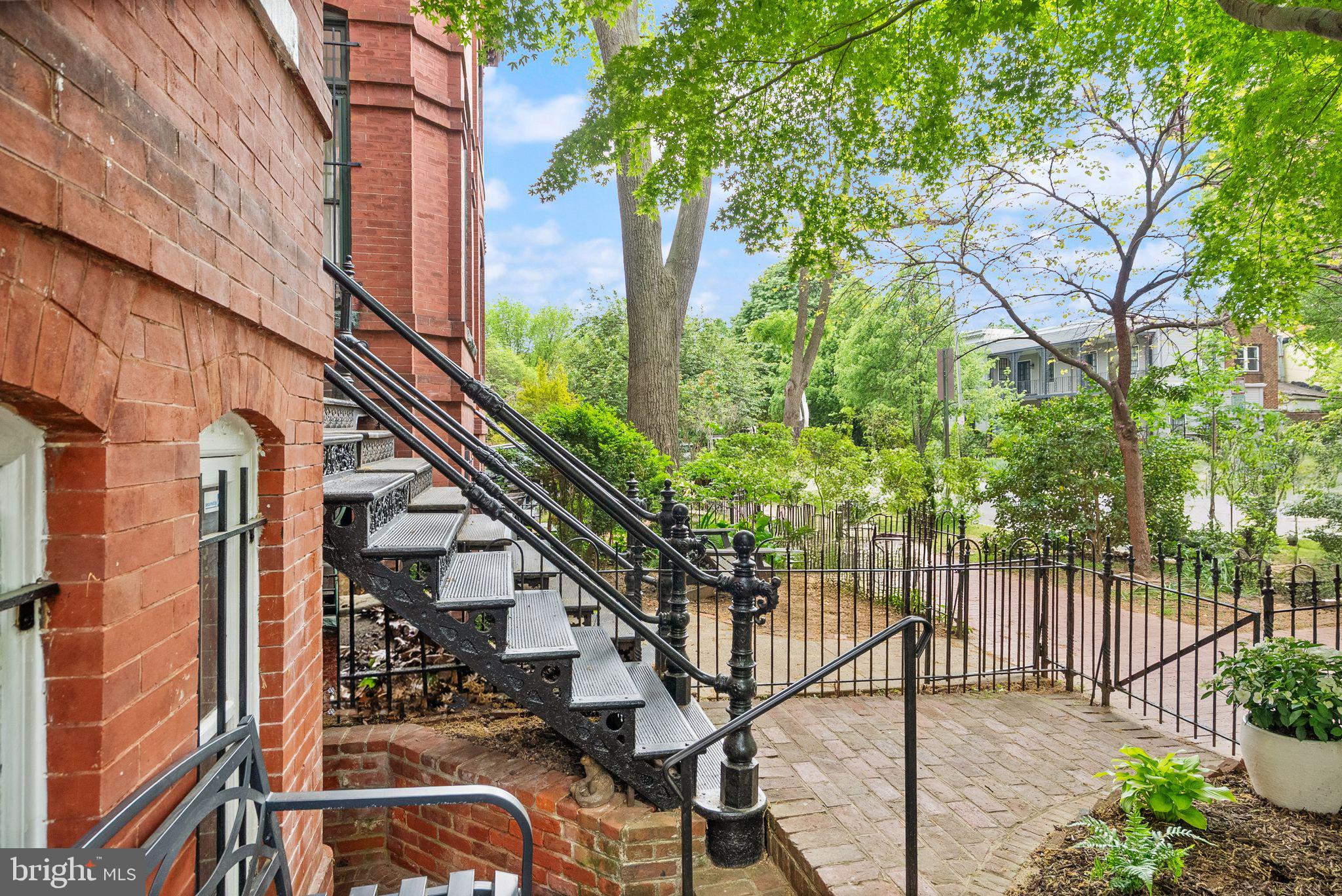116 5th Street Southeast Washington, DC 20003 - Photo 7 of 59 Gallery Image 7