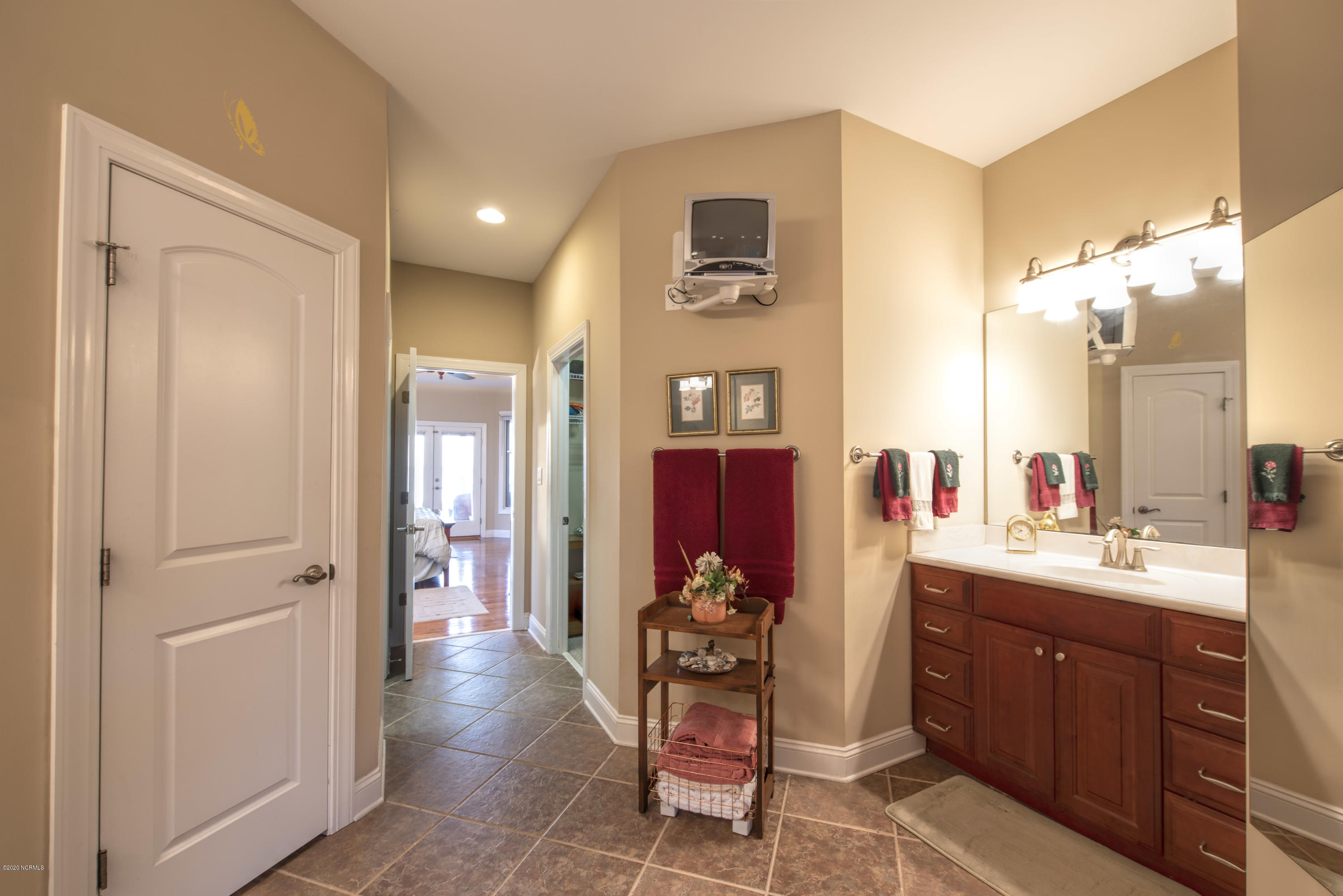 114 Moores Farm Road Havelock, NC 28532 - Photo 25 of 67 Master Bathroom