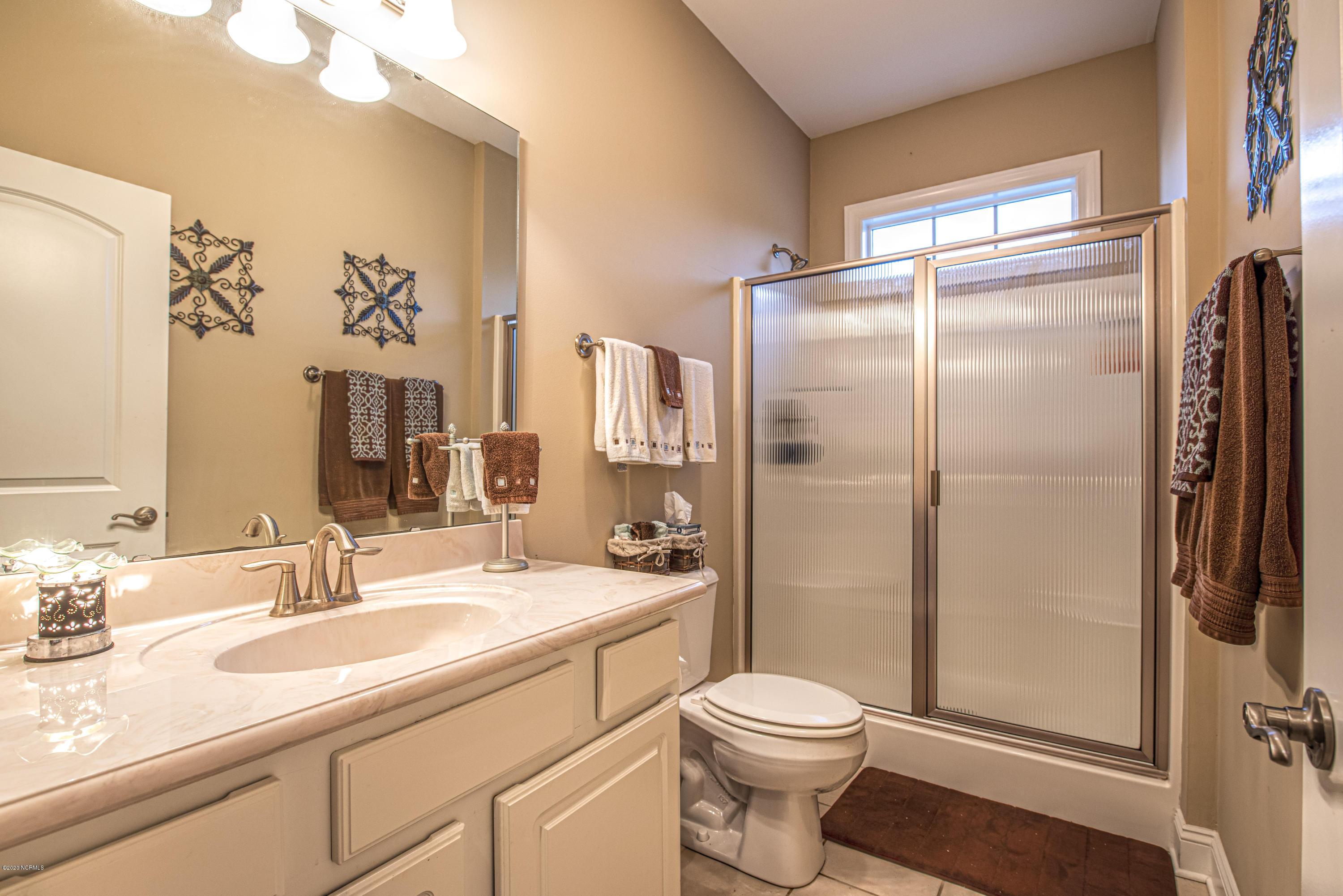 114 Moores Farm Road Havelock, NC 28532 - Photo 29 of 67 Guest Bathroom