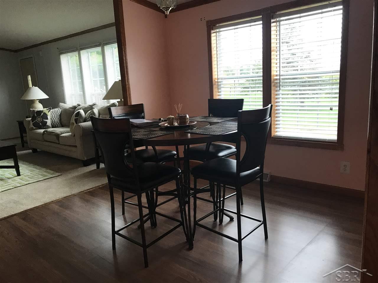 12217 Roosevelt Road Saginaw, MI 48609 - Photo 16 of 35 Dining room