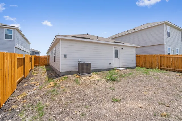 $1,450 | 966 Shady Brook, New Braunfels, TX 78132