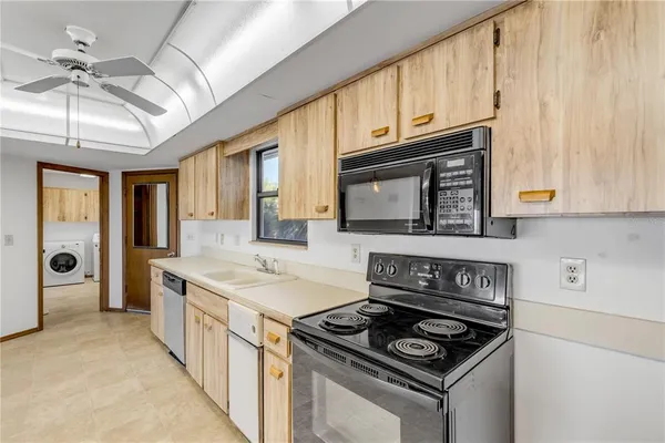 $1,998,200 | 824 Eel Avenue, New Smyrna Beach, FL 32169