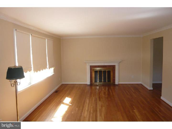 1204 Evergreen Road Wilmington, DE 19803 - Photo 4 of 24 Living Room