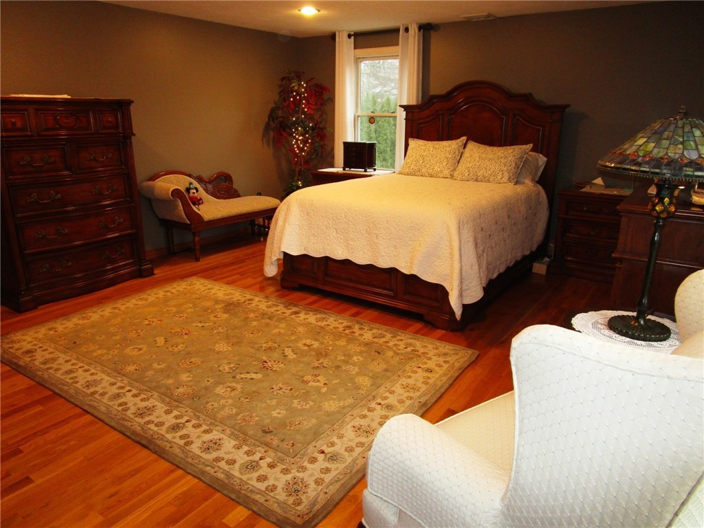 61 Fox Run Cranston, RI 02921 - Photo 12 of 35 Gallery Image 12