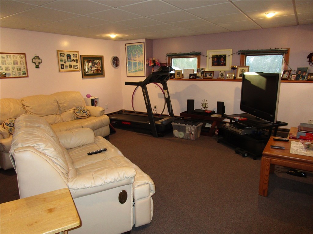 61 Fox Run Cranston, RI 02921 - Photo 20 of 35 Gallery Image 20