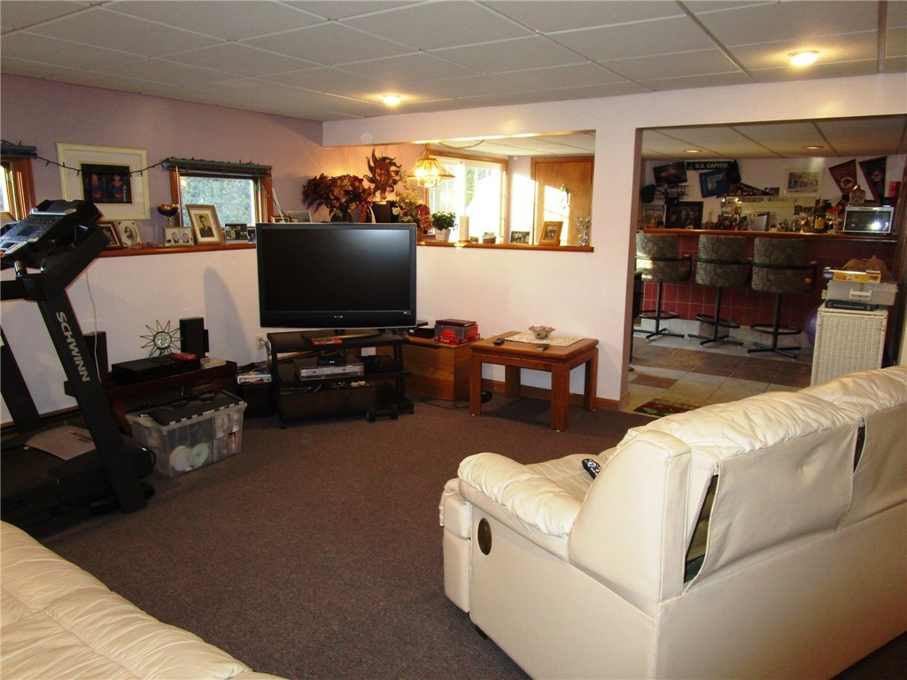 61 Fox Run Cranston, RI 02921 - Photo 21 of 35 Gallery Image 21