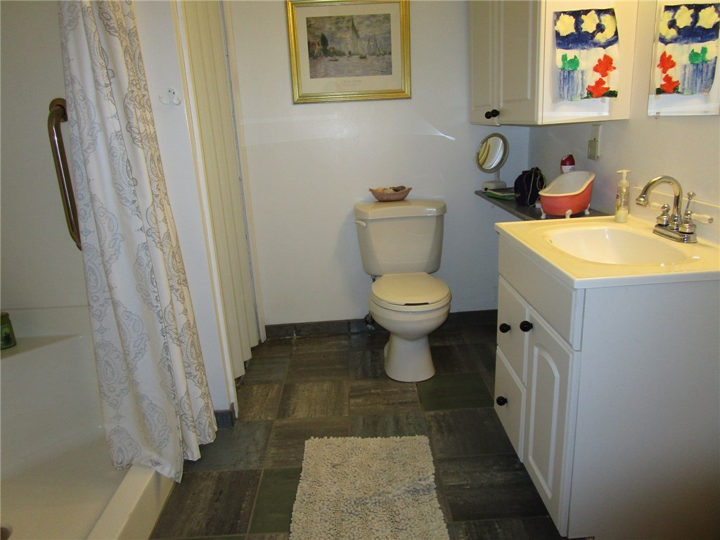 61 Fox Run Cranston, RI 02921 - Photo 26 of 35 Gallery Image 26