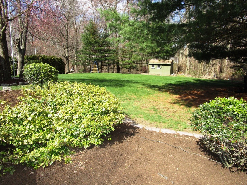 61 Fox Run Cranston, RI 02921 - Photo 28 of 35 Gallery Image 28