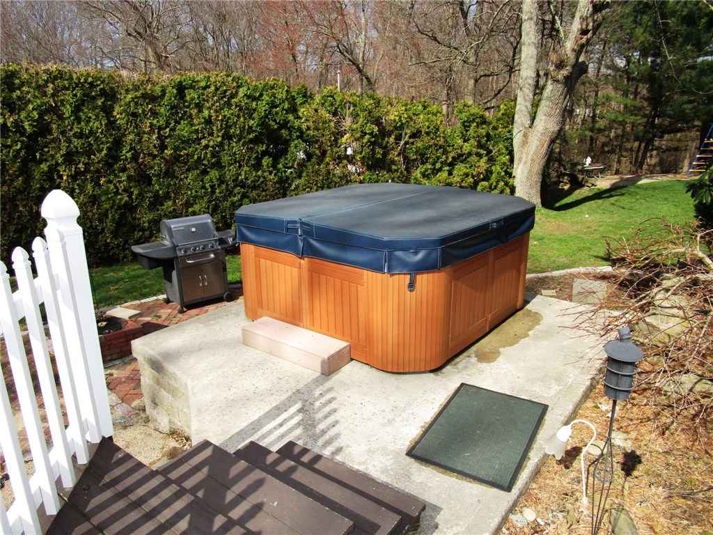 61 Fox Run Cranston, RI 02921 - Photo 31 of 35 Gallery Image 31