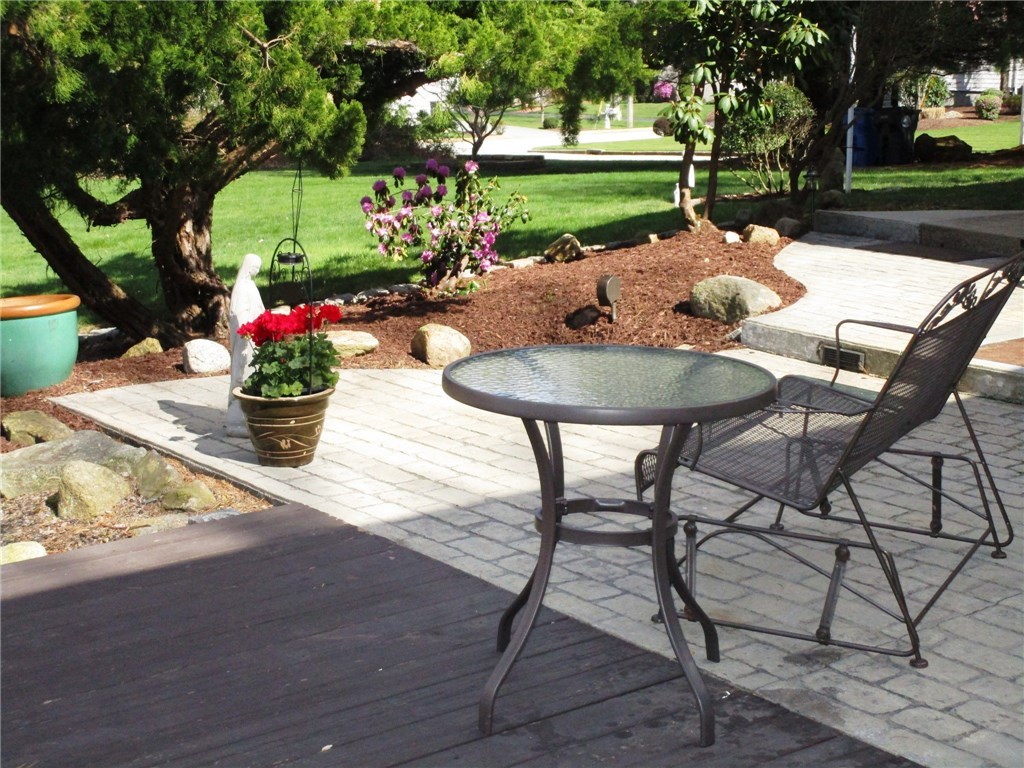 61 Fox Run Cranston, RI 02921 - Photo 33 of 35 Gallery Image 33