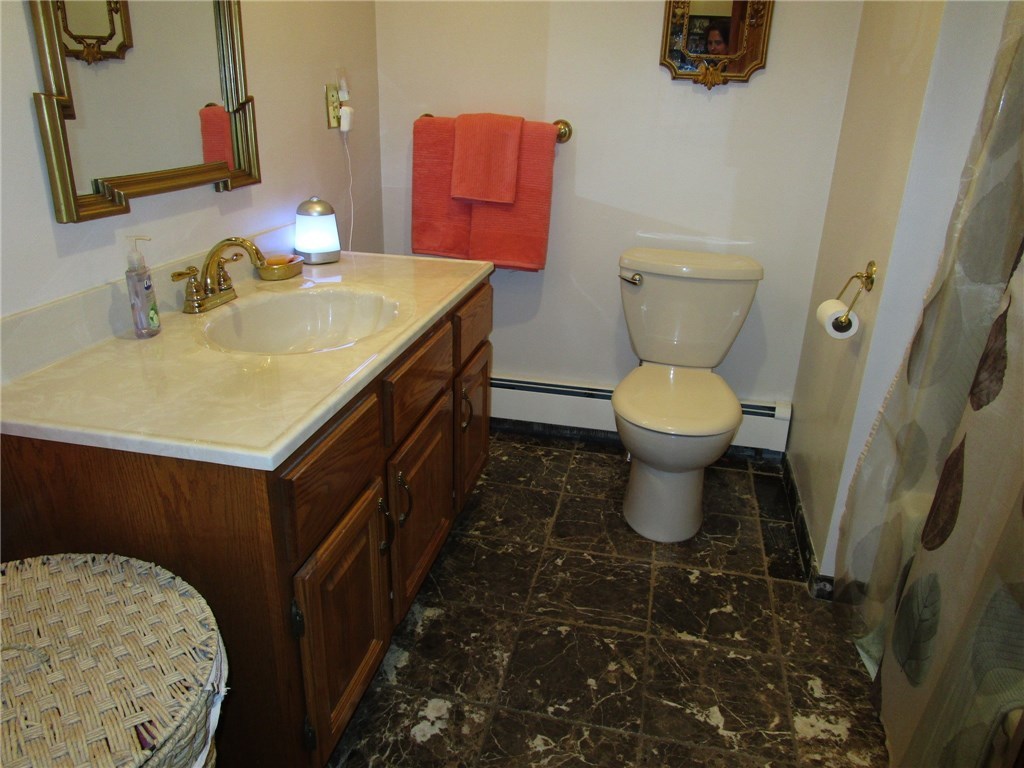 61 Fox Run Cranston, RI 02921 - Photo 10 of 35 Gallery Image 10