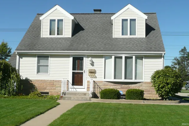 $215,000 | 2204 Milburn Boulevard, Mishawaka, IN 46544