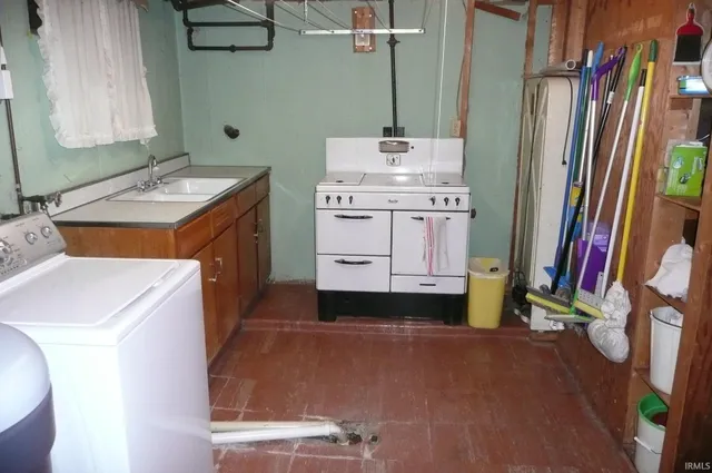 $215,000 | 2204 Milburn Boulevard, Mishawaka, IN 46544