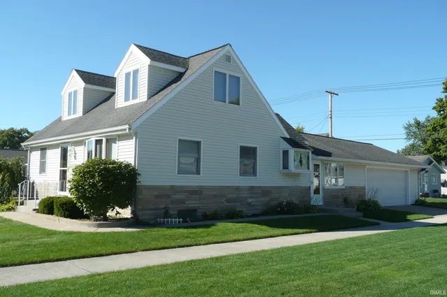 $215,000 | 2204 Milburn Boulevard, Mishawaka, IN 46544